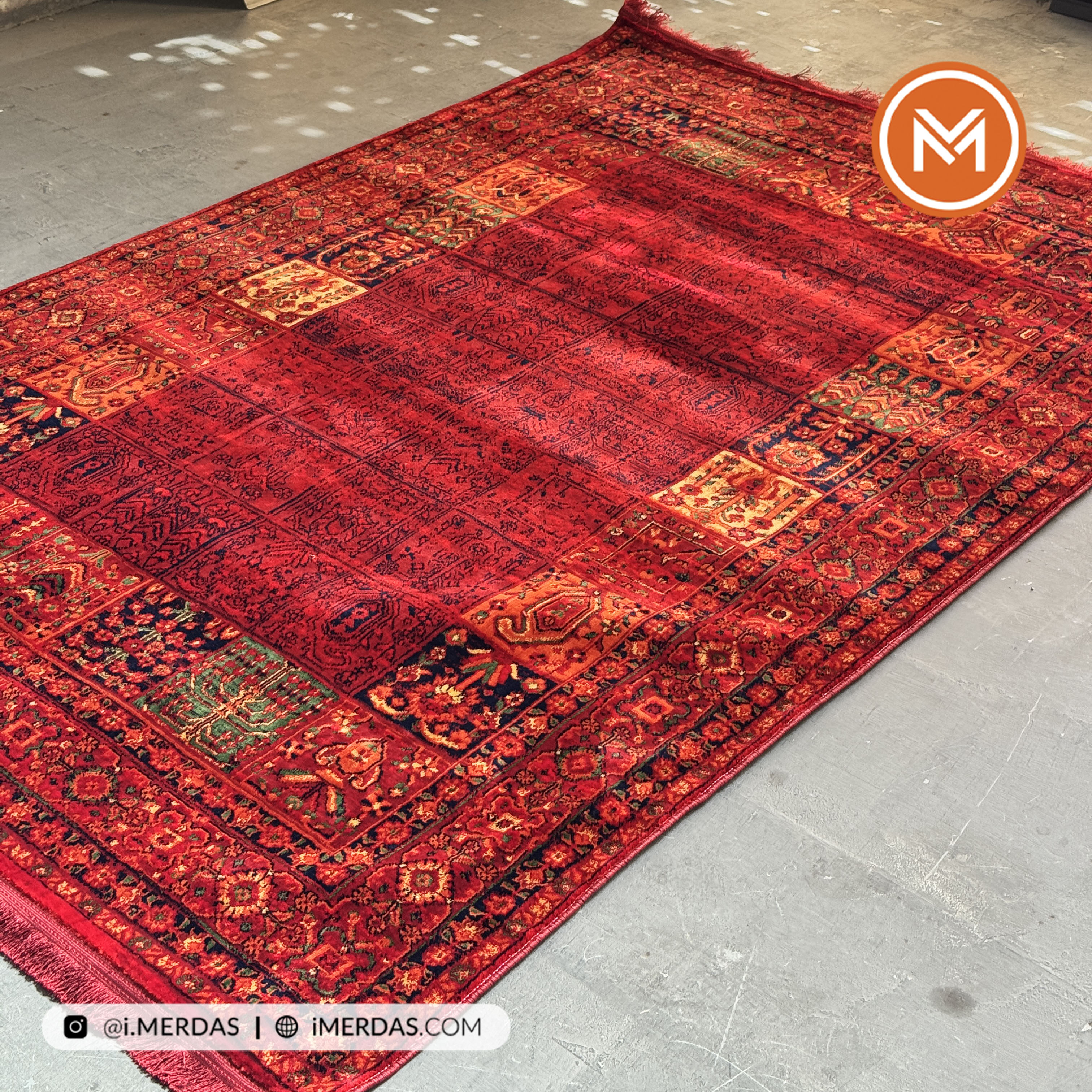 فرش گبه هرمس کد 6054 زمینه لاکی